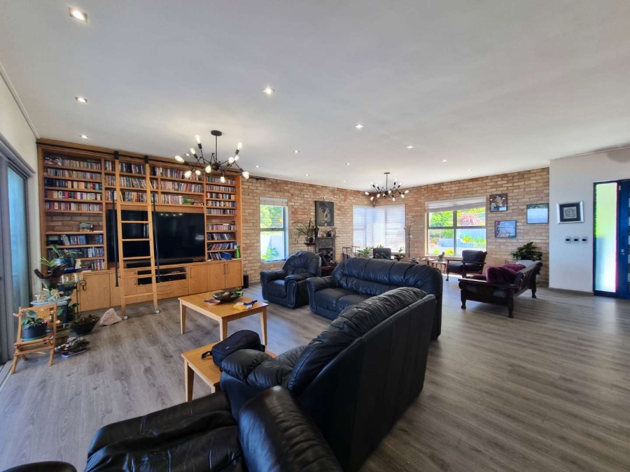 4 Bedroom Property for Sale in Onrus Western Cape